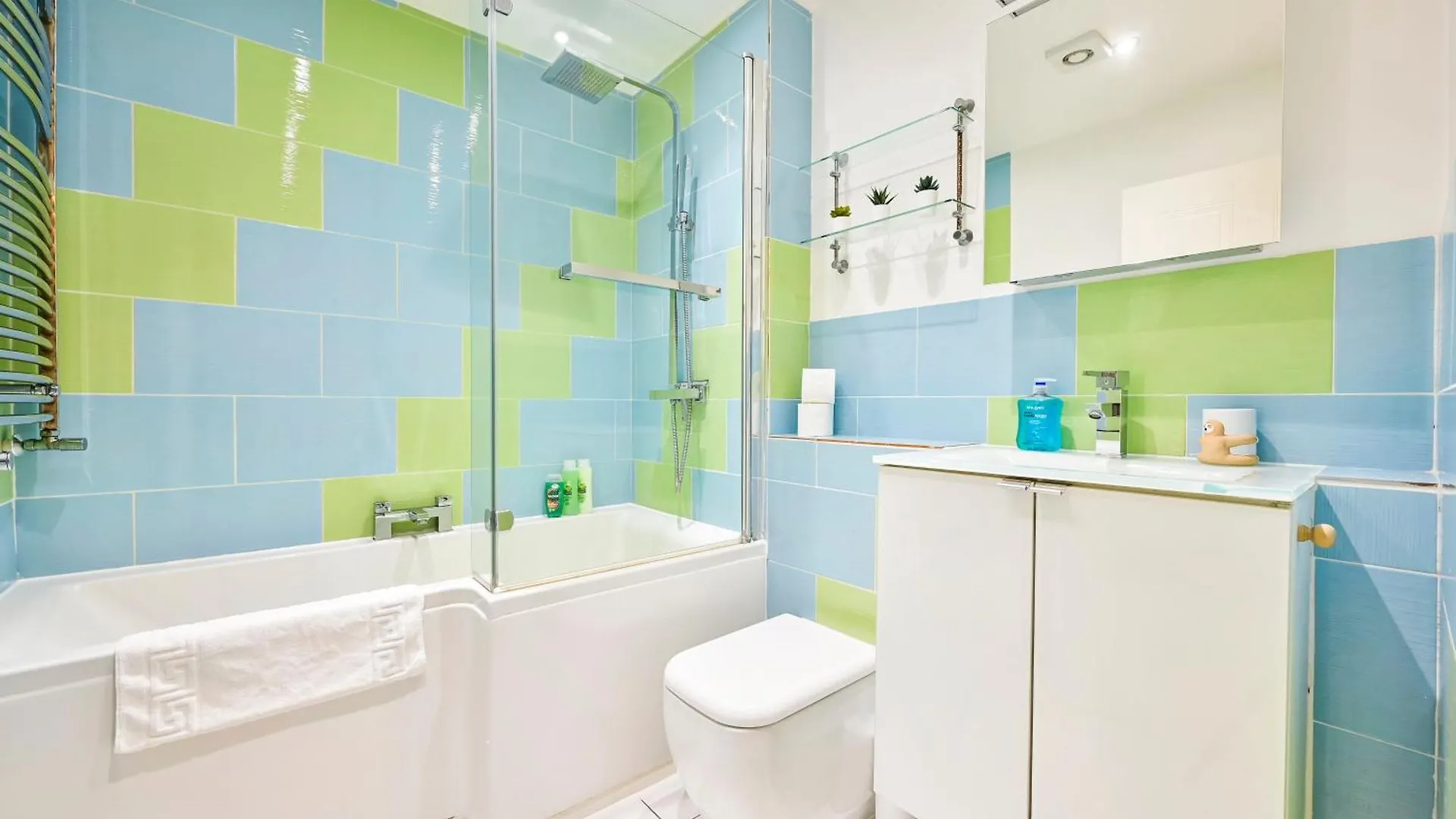 Апартаменты Cozy Corner Near Tower Bridge Лондон 0*,  Великобритания