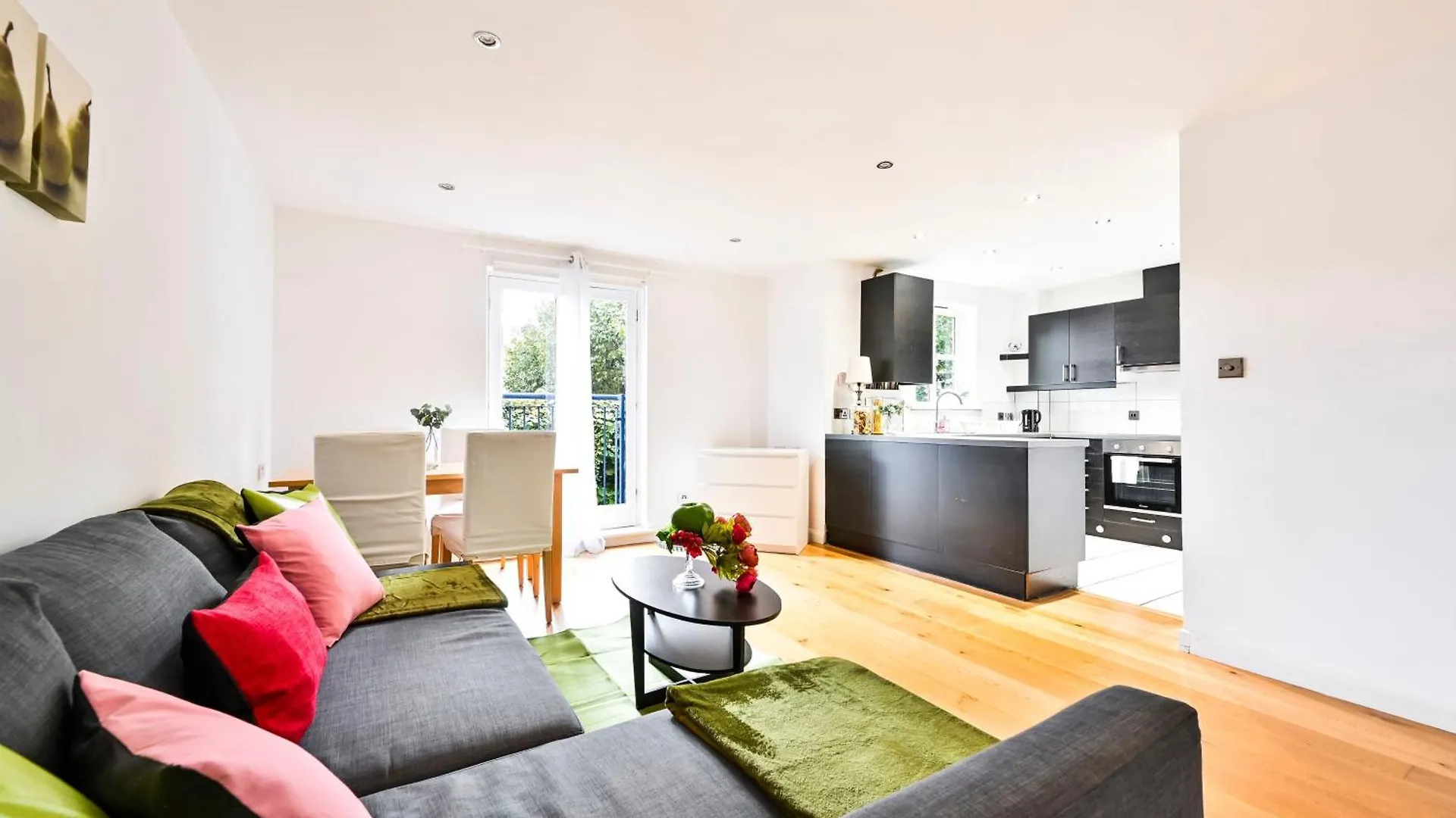 Апартаменты Cozy Corner Near Tower Bridge Лондон 0*,  Великобритания