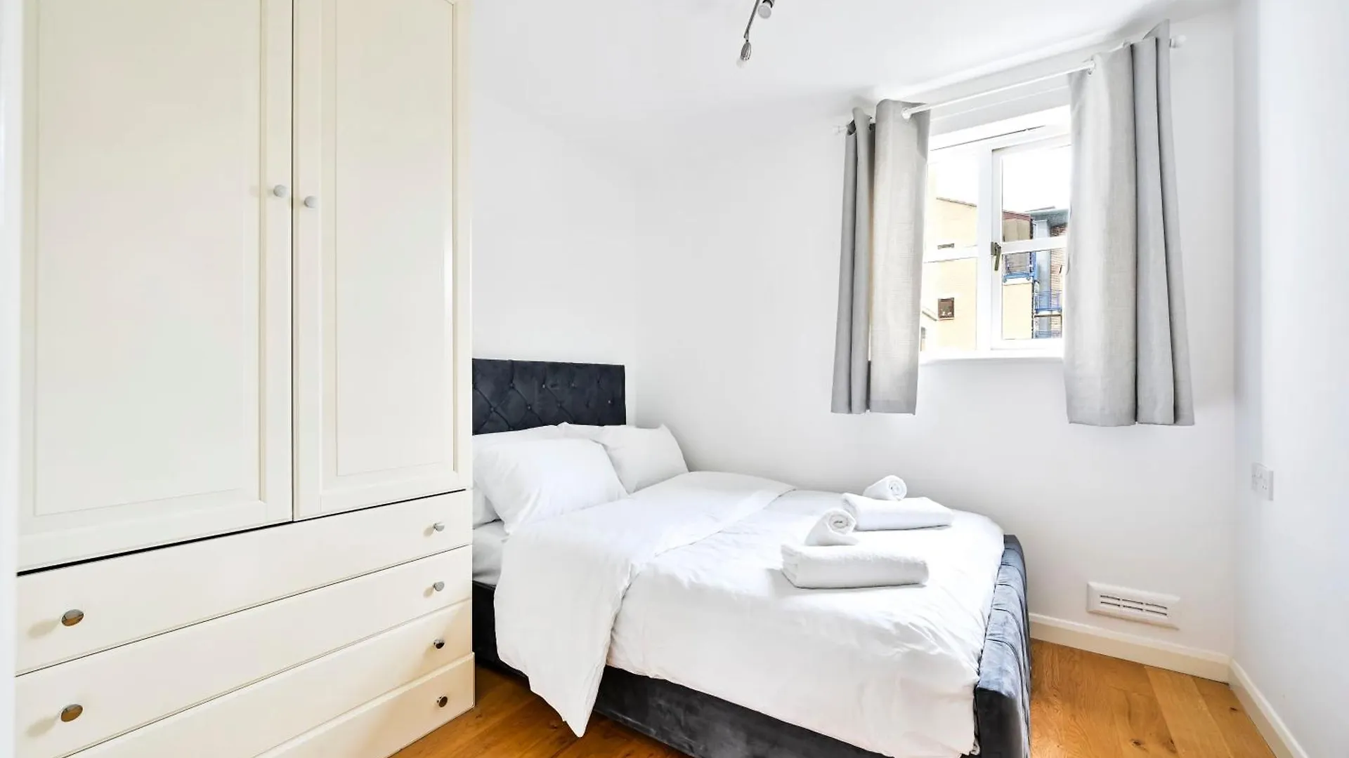 Апартаменты Cozy Corner Near Tower Bridge Лондон